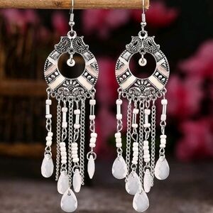 ✨3 FOR $28✨🆕 SOFT PINK/WHITE BEADED BOHO DROP EARRINGS